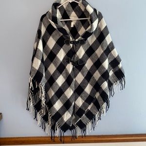 NWOT Cato Fashions Black & White Plaid Poncho/Wrap